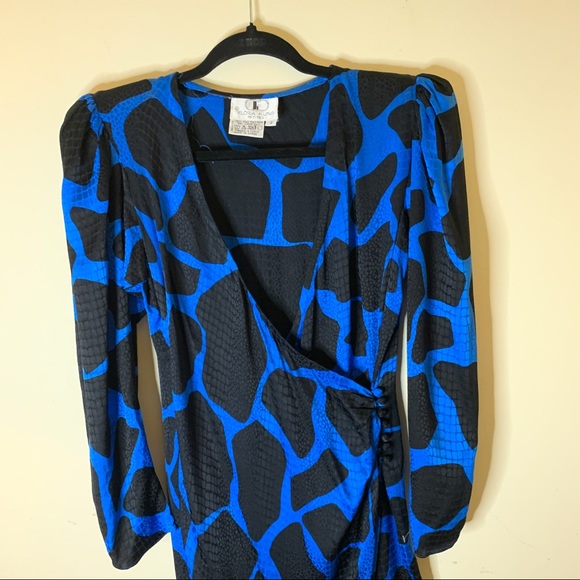 Vintage Flora Kung Silk Wrap Dress size 6 Petites - Picture 2 of 16